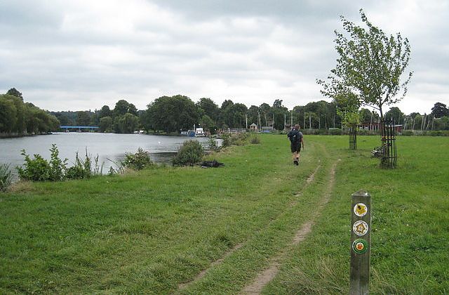 Thames path Image from Walkies